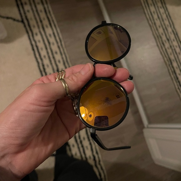 Sunday Somewhere Sunglasses - Picture 6 of 6